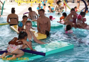 Sortie piscine pour les tout-petits des centres de loisirs