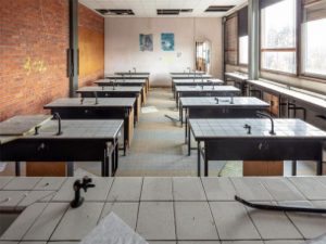 Don de l’ancien mobilier du lycée Jean Jaurès au CREUSOT