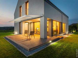 Montchanin : Labrosse-Azur » … votre spécialiste menuiseries, volets, portes de garage, portails, stores, bannes et pergolas