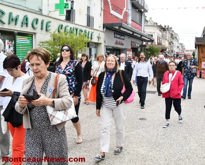 defile-liberation-montceau-07092410