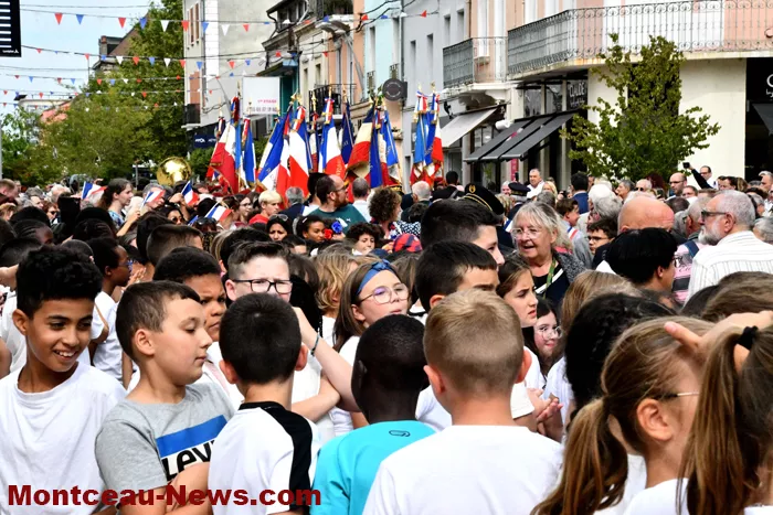 defile-liberation-montceau-07092418