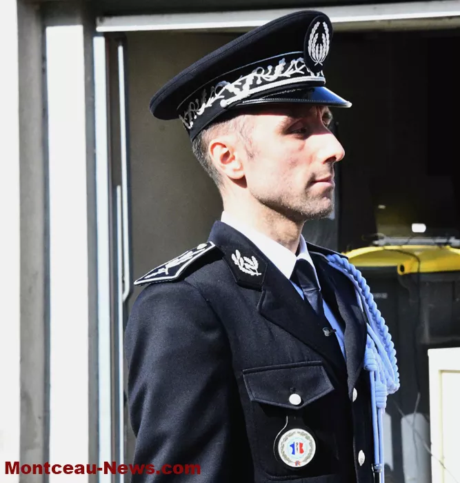 installation-commissaire-1909249