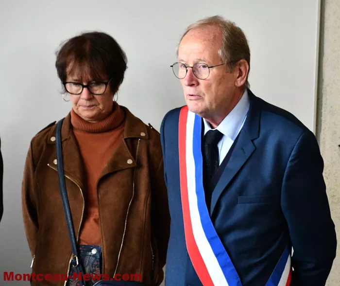 hommage-college-sanvignes-1512246