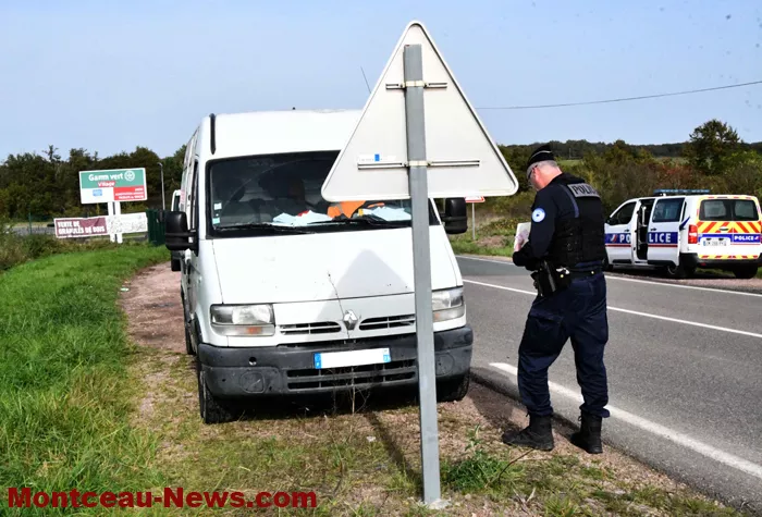 police-controle-16102412