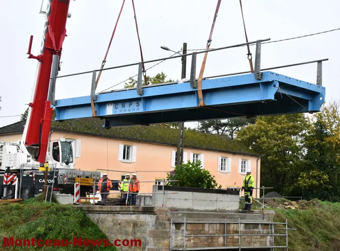 pont-ecuisses-171024161026