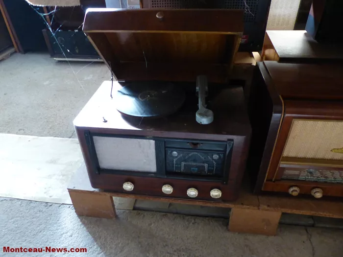 poste-radio-191124161078