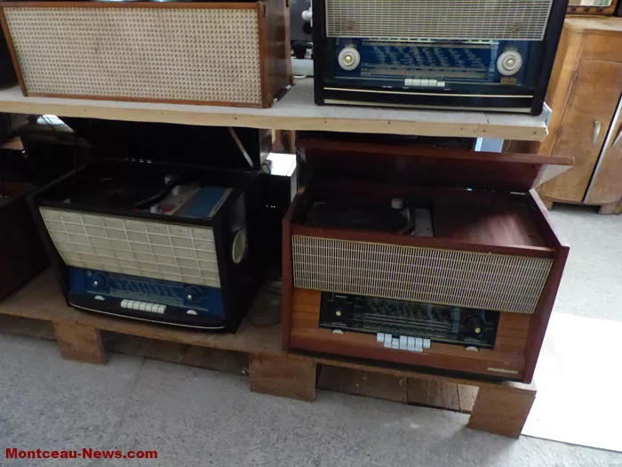 poste-radio-191124161087