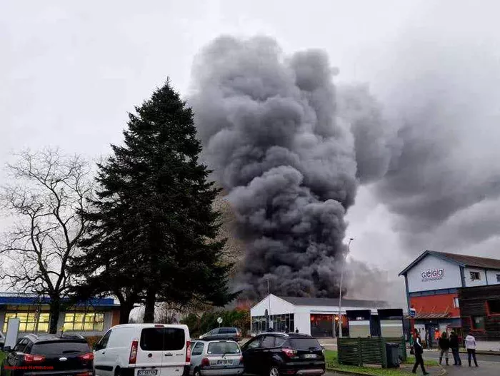 incendie-garage-renault-031224161024