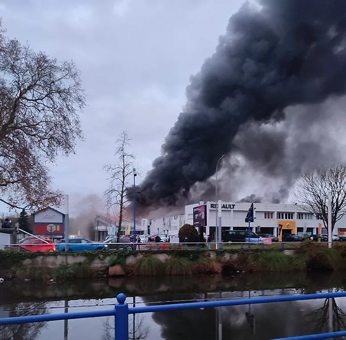 incendie-renault-031224