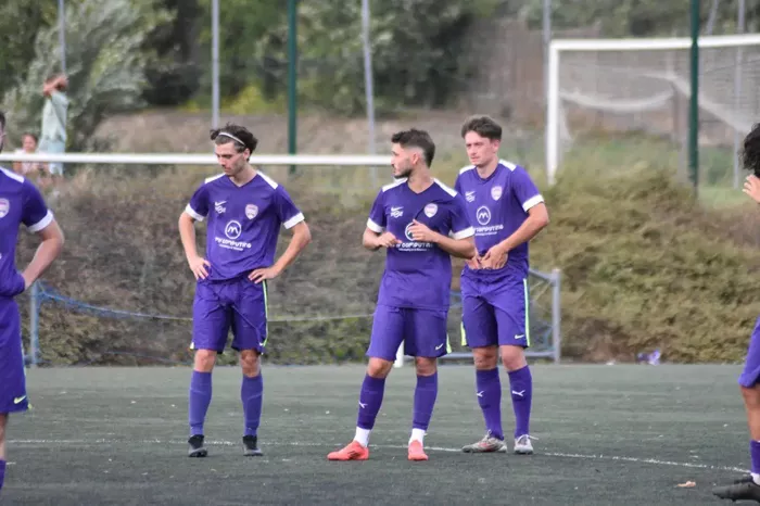 foot-yanis-210825161024