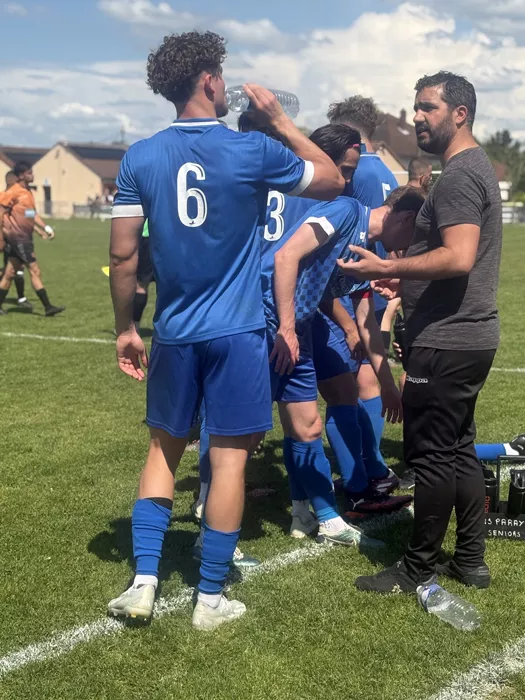 match-foot-yanis-210825161024