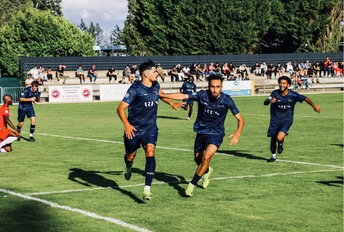 foot-yanis-1910253