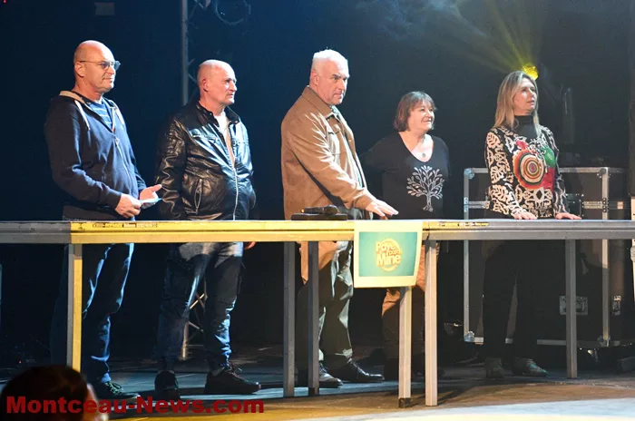 voeux-personnel-montceau-16012612