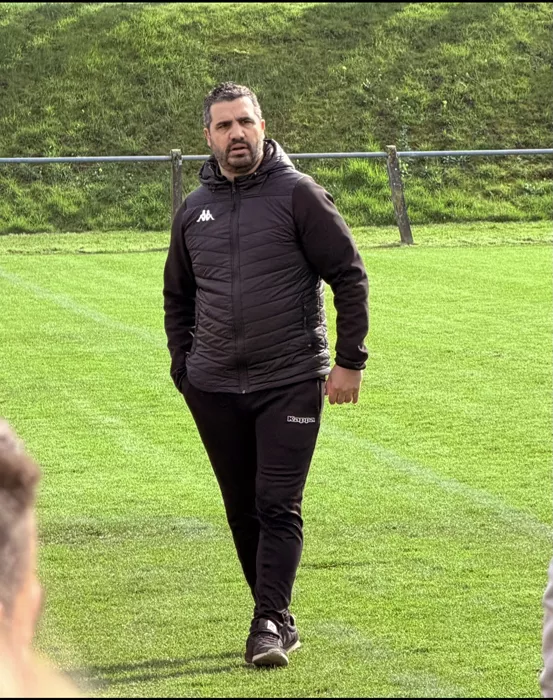 foot-yanis-1910263
